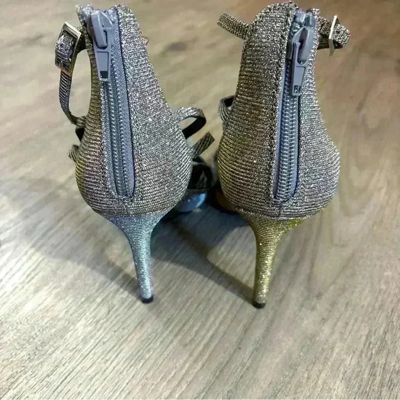 Fioni Closed Pointed Toe Silver Sparkle Heels Size 5 Zipper 3” Heel Buckle Strap - Picture 3 of 8